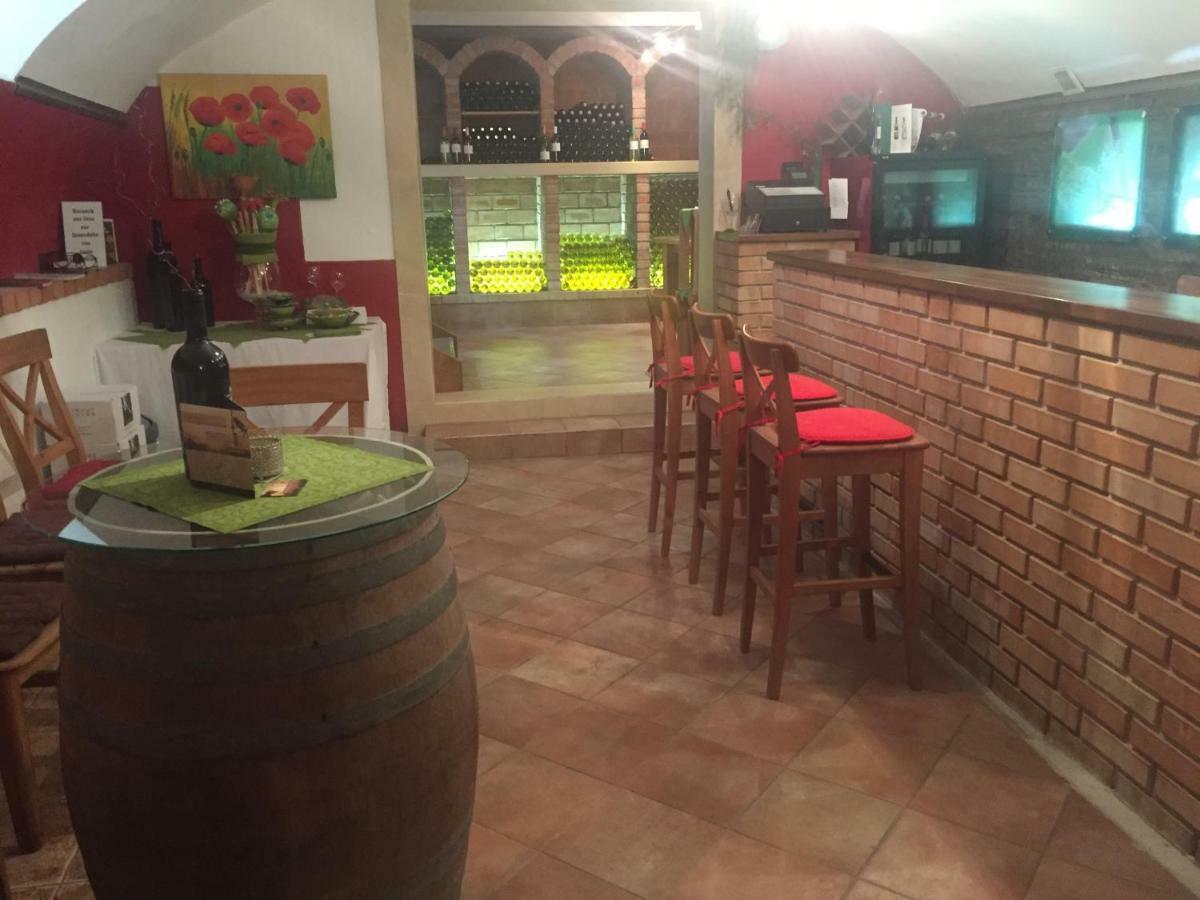 Apartamento Weingut Krikler Weiden am See Exterior foto